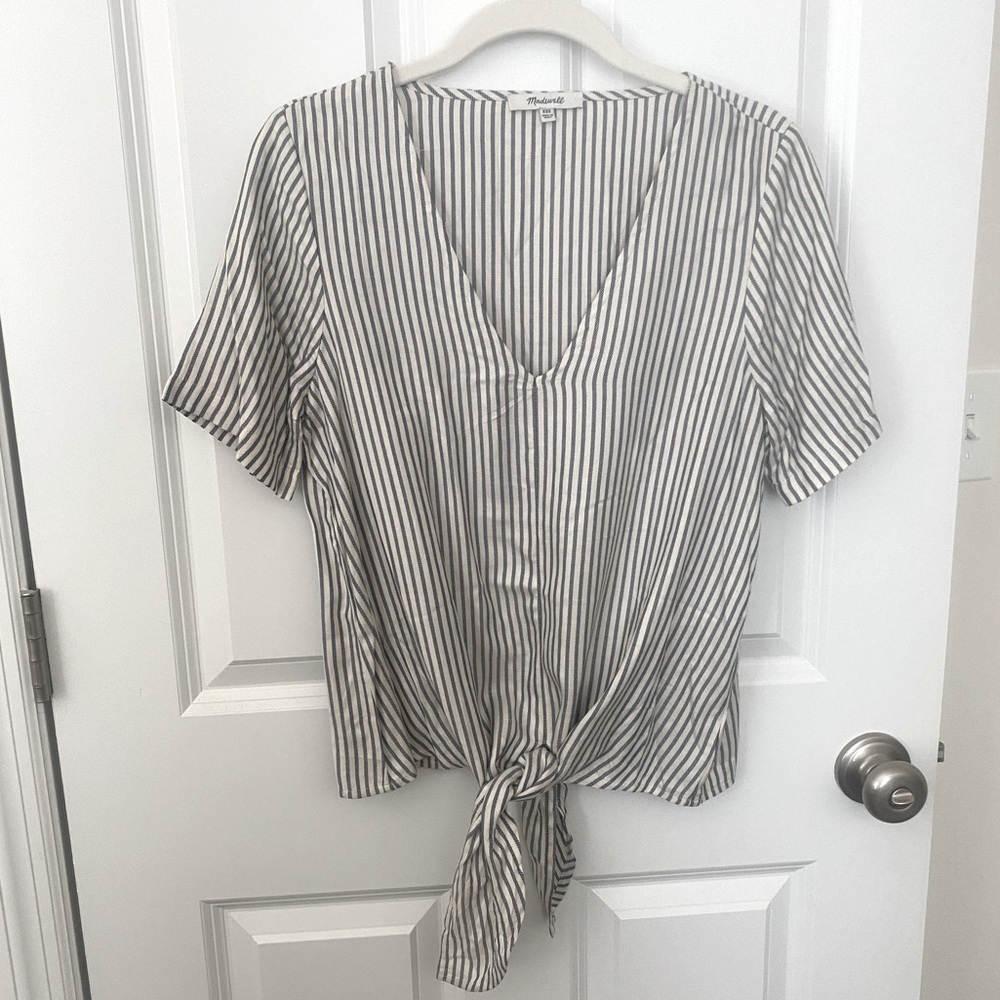 Tie front navy and white striped Madewell short sleeve shirt. Sz XXS